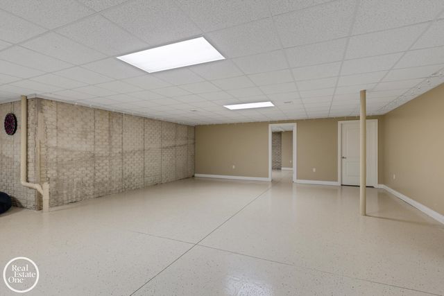 1860 Boulan Drive, Troy, MI 48084