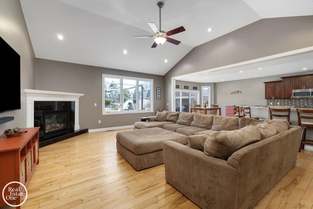 1860 Boulan Drive, Troy, MI 48084