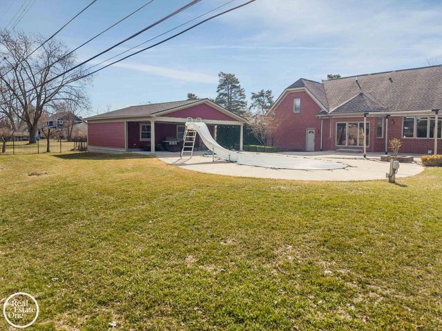 1860 Boulan Drive, Troy, MI 48084