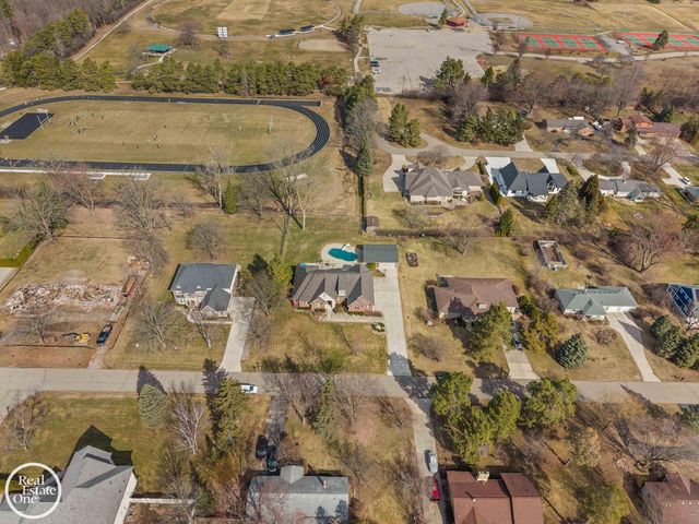 1860 Boulan Drive, Troy, MI 48084