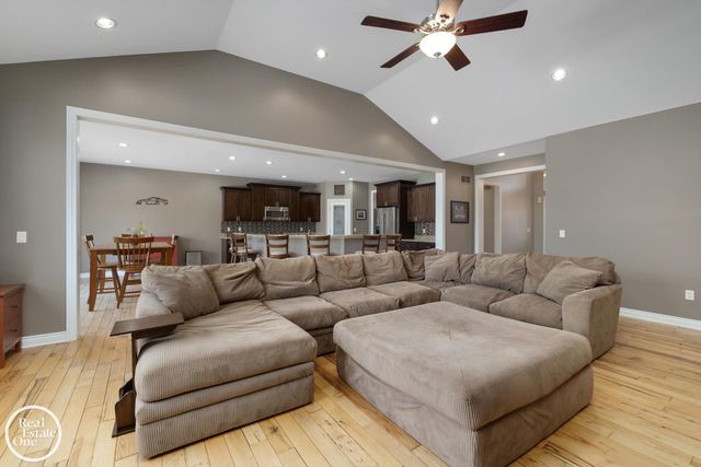 1860 Boulan Drive, Troy, MI 48084