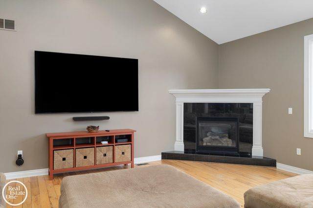 1860 Boulan Drive, Troy, MI 48084