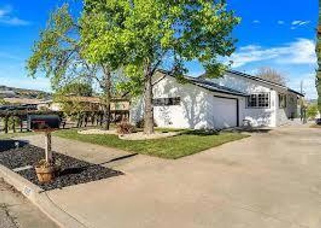 635 Paraiso Avenue, Spring Valley, CA 91977