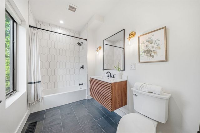284 Webster St, Newton, MA 02466
