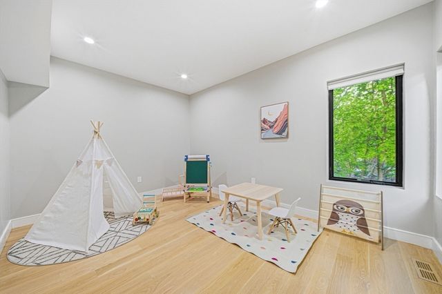 284 Webster St, Newton, MA 02466