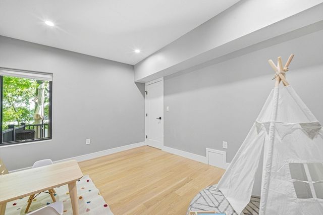 284 Webster St, Newton, MA 02466