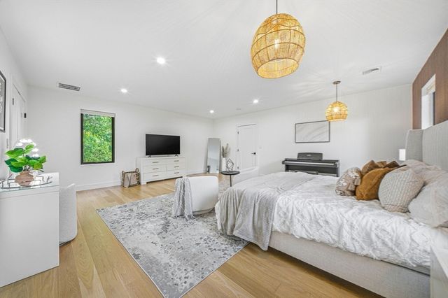 284 Webster St, Newton, MA 02466