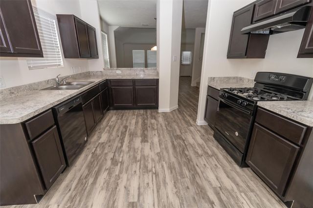 38 Santa Barbara Court, Manvel, TX 77578