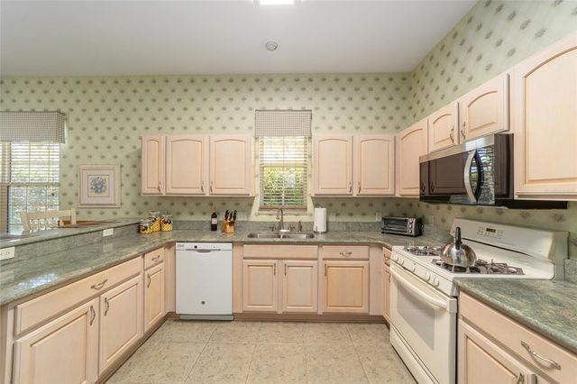 1074 AVENIDA SONOMA, Lady Lake, FL 32159