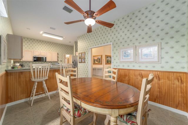 1074 AVENIDA SONOMA, Lady Lake, FL 32159