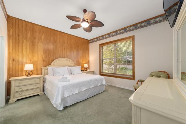 1074 AVENIDA SONOMA, Lady Lake, FL 32159