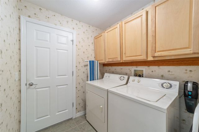 1074 AVENIDA SONOMA, Lady Lake, FL 32159