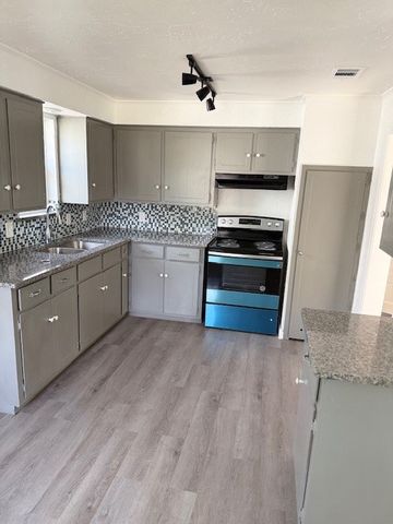 209 S Walnut, Winnsboro, TX 75494