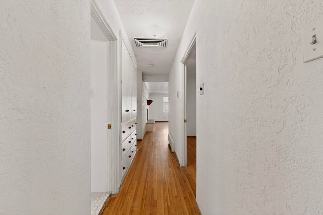 700 Manzano Street NE, Albuquerque, NM 87110