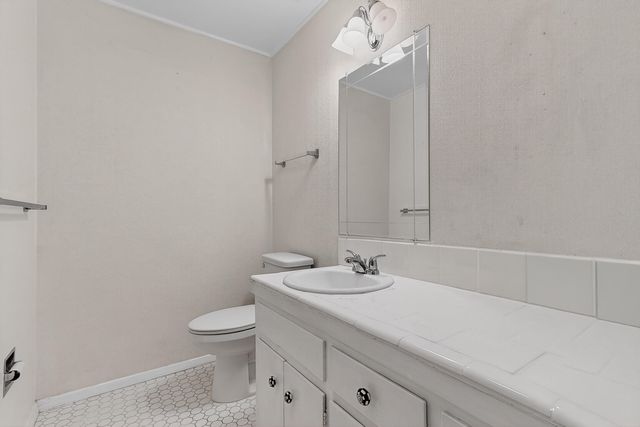 700 Manzano Street NE, Albuquerque, NM 87110