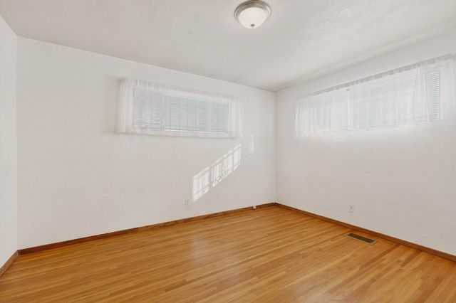 700 Manzano Street NE, Albuquerque, NM 87110