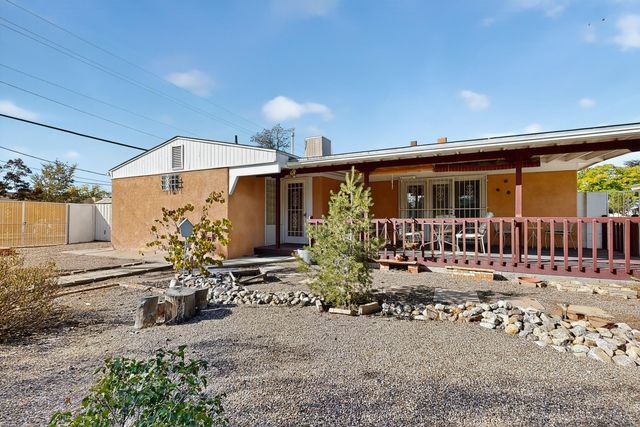 700 Manzano Street NE, Albuquerque, NM 87110