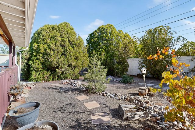 700 Manzano Street NE, Albuquerque, NM 87110