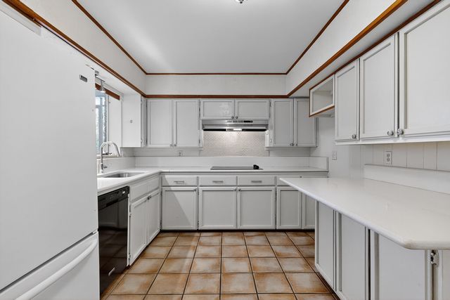 700 Manzano Street NE, Albuquerque, NM 87110