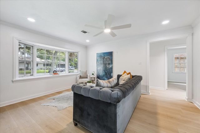 3726 Las Palmas Street, Houston, TX 77027