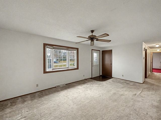 107 S Clinton Street, Ashkum, IL 60911