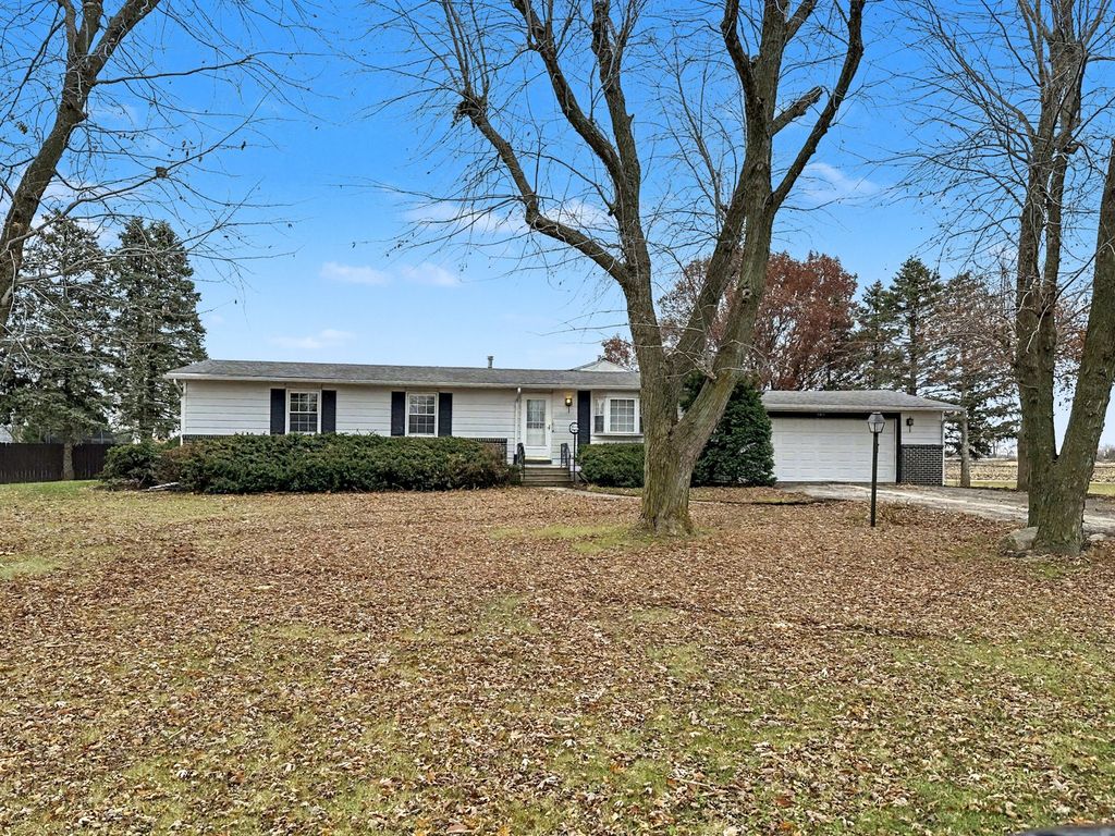 107 S Clinton Street, Ashkum, IL 60911