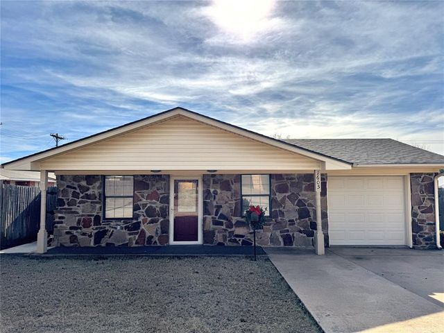 1605 W Louisiana Avenue, Chickasha, OK 73018