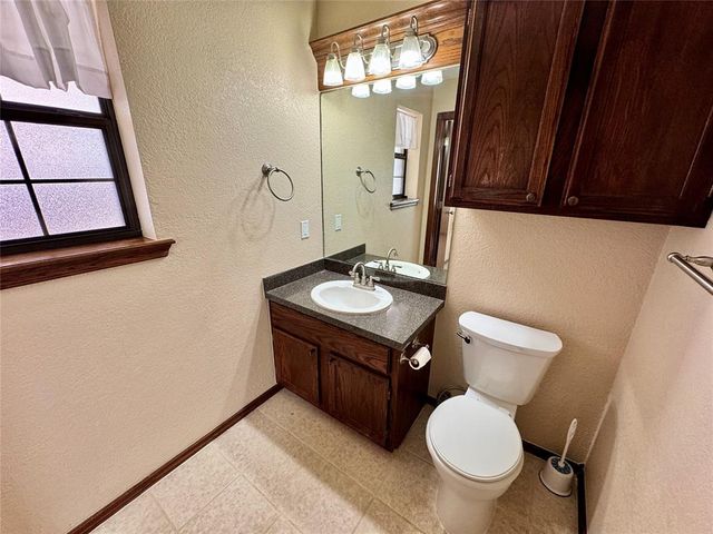 1605 W Louisiana Avenue, Chickasha, OK 73018