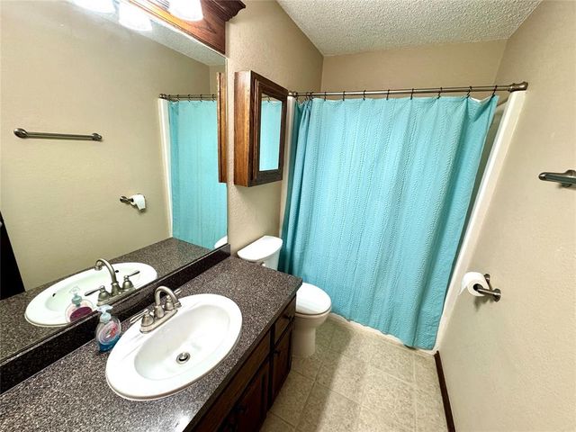 1605 W Louisiana Avenue, Chickasha, OK 73018