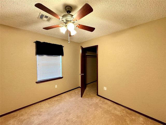 1605 W Louisiana Avenue, Chickasha, OK 73018