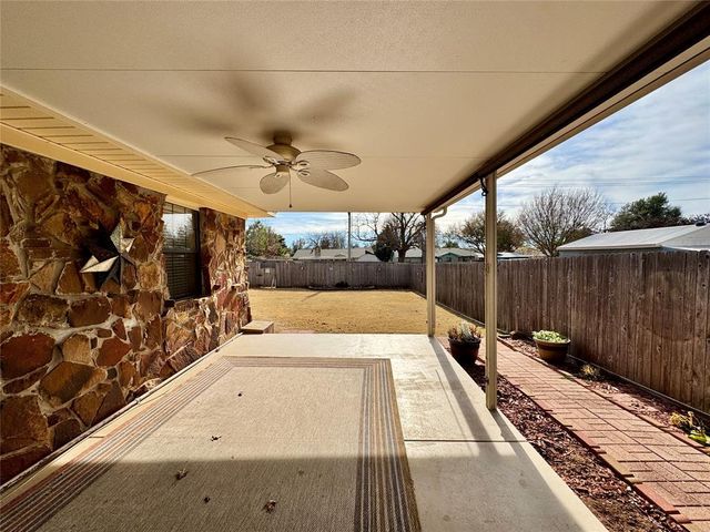 1605 W Louisiana Avenue, Chickasha, OK 73018