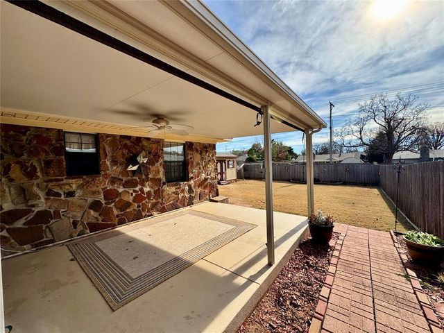 1605 W Louisiana Avenue, Chickasha, OK 73018