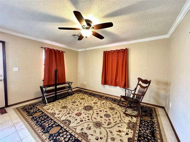 1605 W Louisiana Avenue, Chickasha, OK 73018