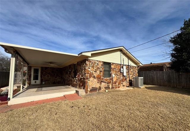 1605 W Louisiana Avenue, Chickasha, OK 73018