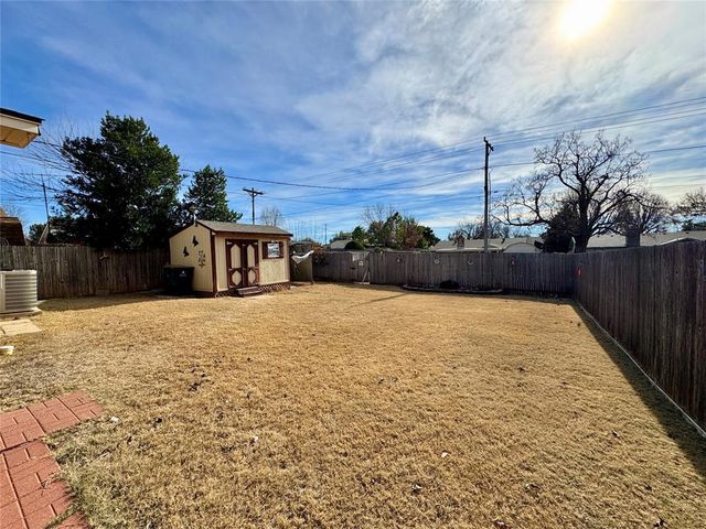 1605 W Louisiana Avenue, Chickasha, OK 73018