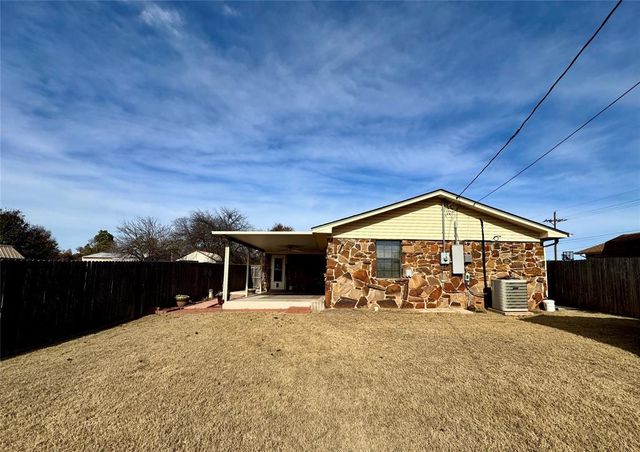 1605 W Louisiana Avenue, Chickasha, OK 73018