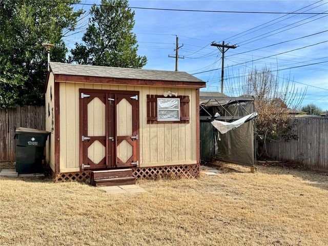 1605 W Louisiana Avenue, Chickasha, OK 73018