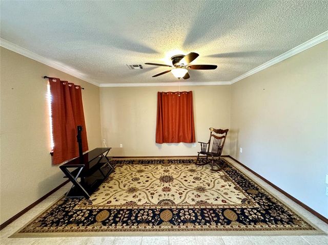 1605 W Louisiana Avenue, Chickasha, OK 73018