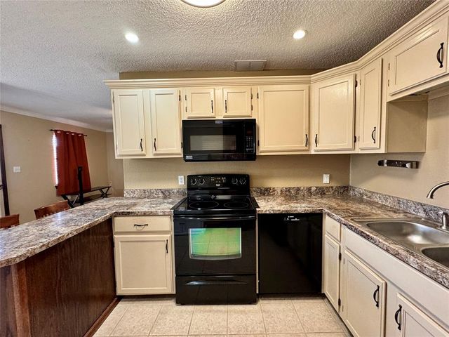 1605 W Louisiana Avenue, Chickasha, OK 73018