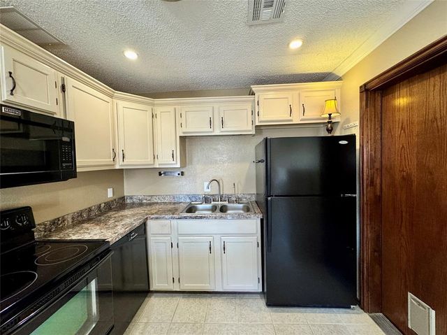 1605 W Louisiana Avenue, Chickasha, OK 73018