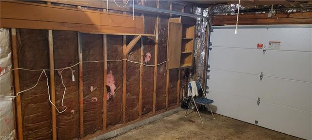 99 W Rexford DR, Newport News, VA 23608