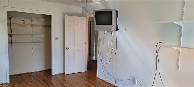 99 W Rexford DR, Newport News, VA 23608