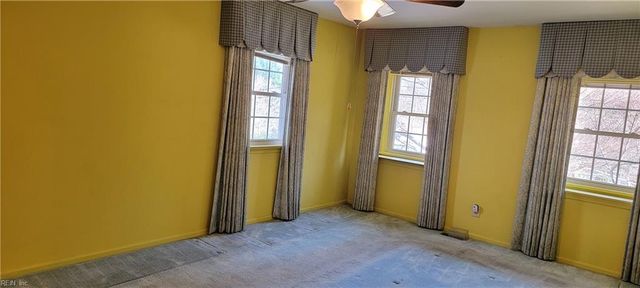 99 W Rexford DR, Newport News, VA 23608