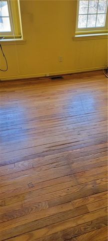 99 W Rexford DR, Newport News, VA 23608