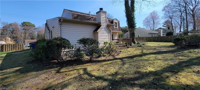 99 W Rexford DR, Newport News, VA 23608