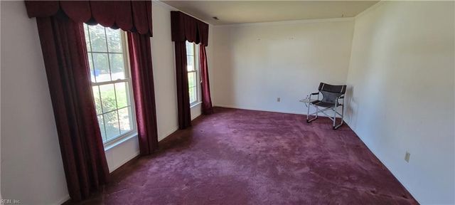 99 W Rexford DR, Newport News, VA 23608