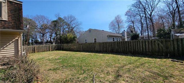 99 W Rexford DR, Newport News, VA 23608