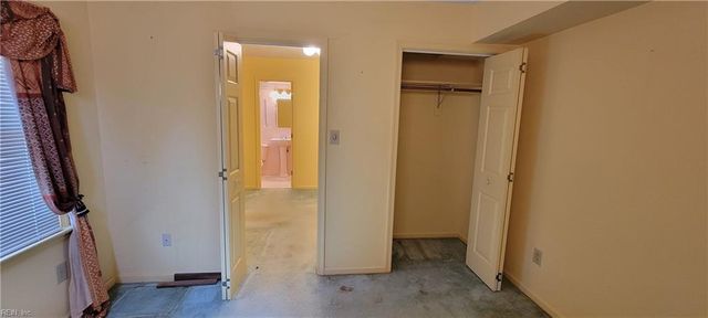 99 W Rexford DR, Newport News, VA 23608