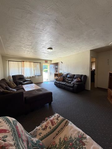 2233 6th St, Ceres, CA 95307