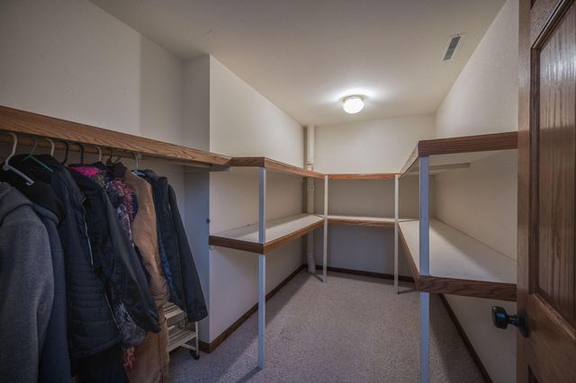 180 JoRay Drive, Mankato, MN 56001